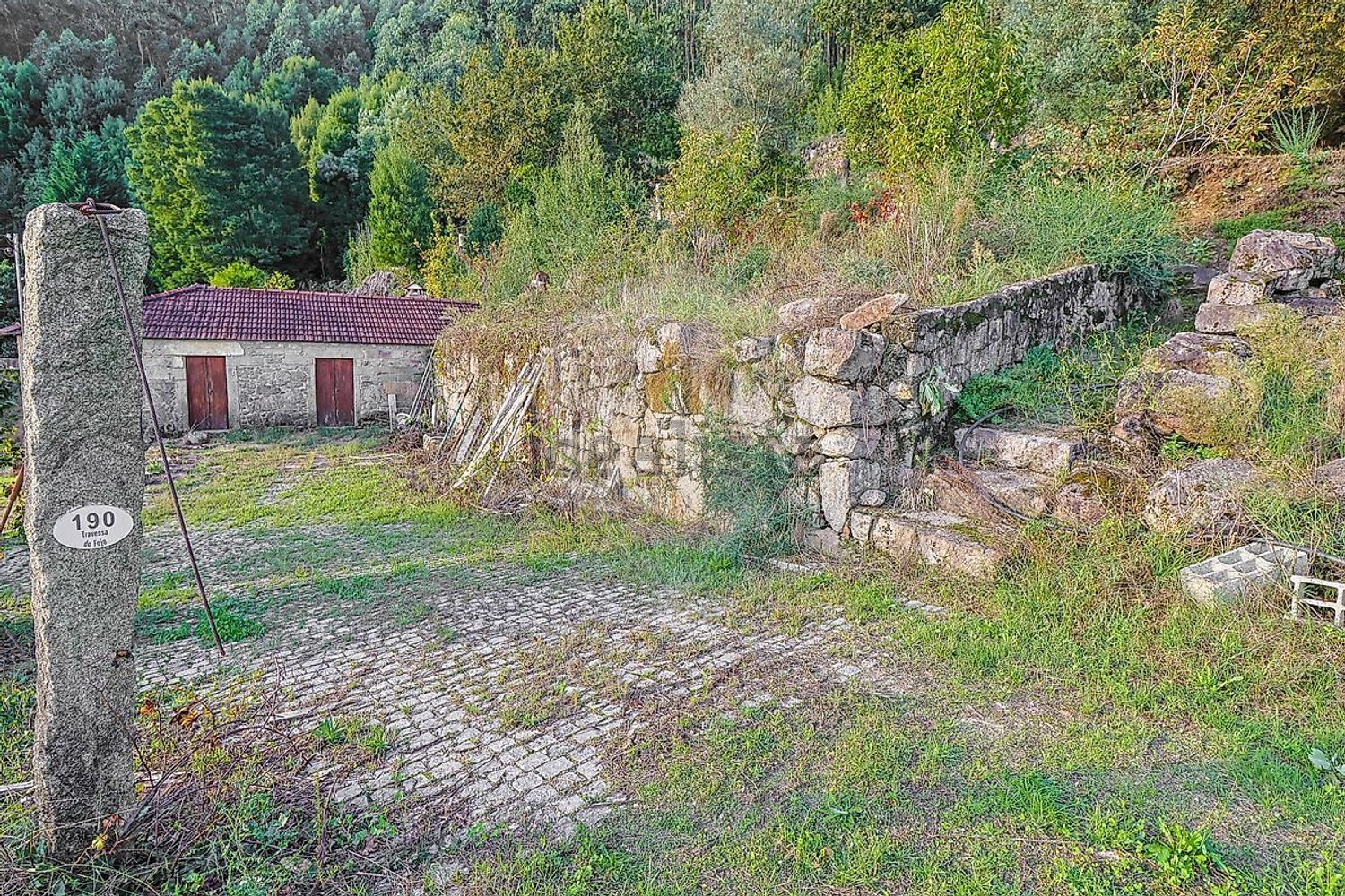 小楼房或独栋别墅出售在Rua da Capela de São Sebastião - 花园