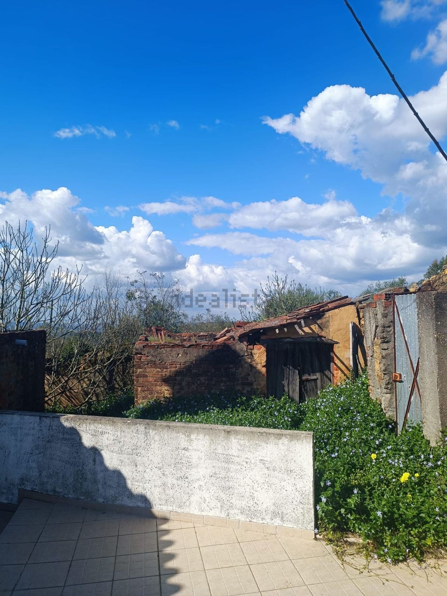 小楼房或独栋别墅出售在Rua da Boavista, 32 - 储藏室