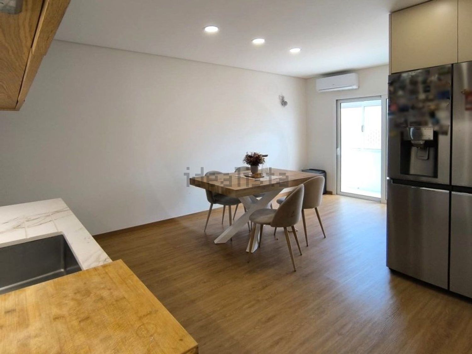 公寓 t2出售在Avenida Infante Dom Henrique, 1234 - 客厅