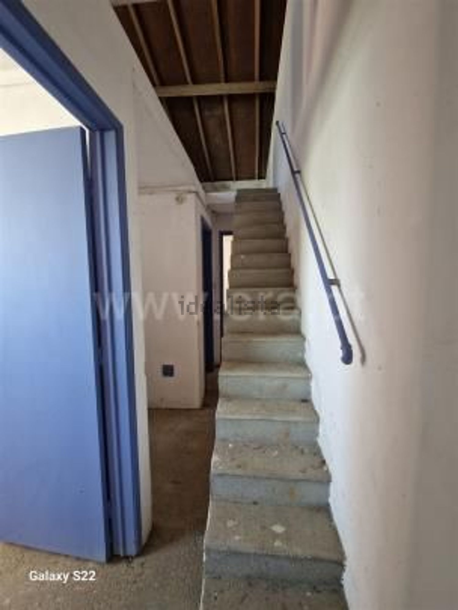 小楼房或独栋别墅出售在Rua Principal - 详情