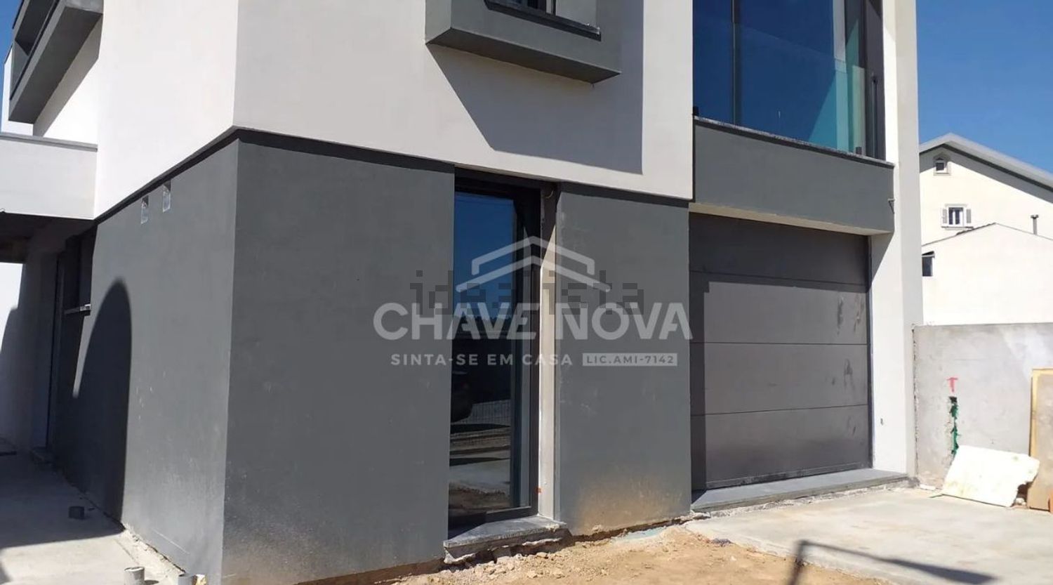 小楼房或独栋别墅出售在 Vila Nova de Gaia - 外立面