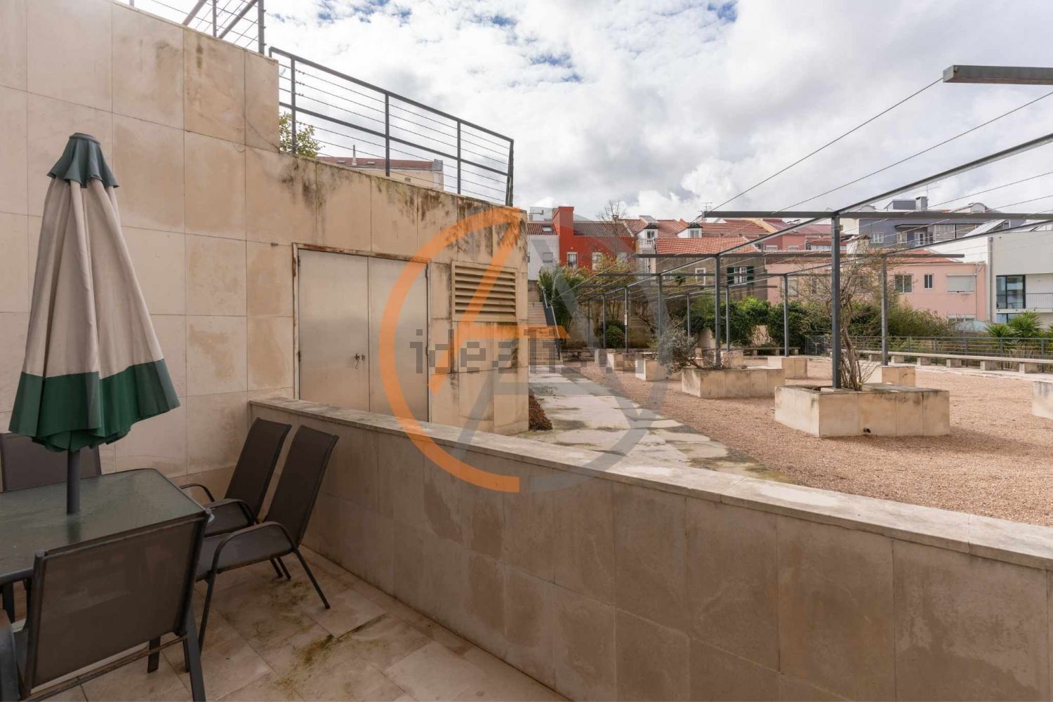 公寓 t2出售在Avenida Miguel Torga, 27 - 阳台