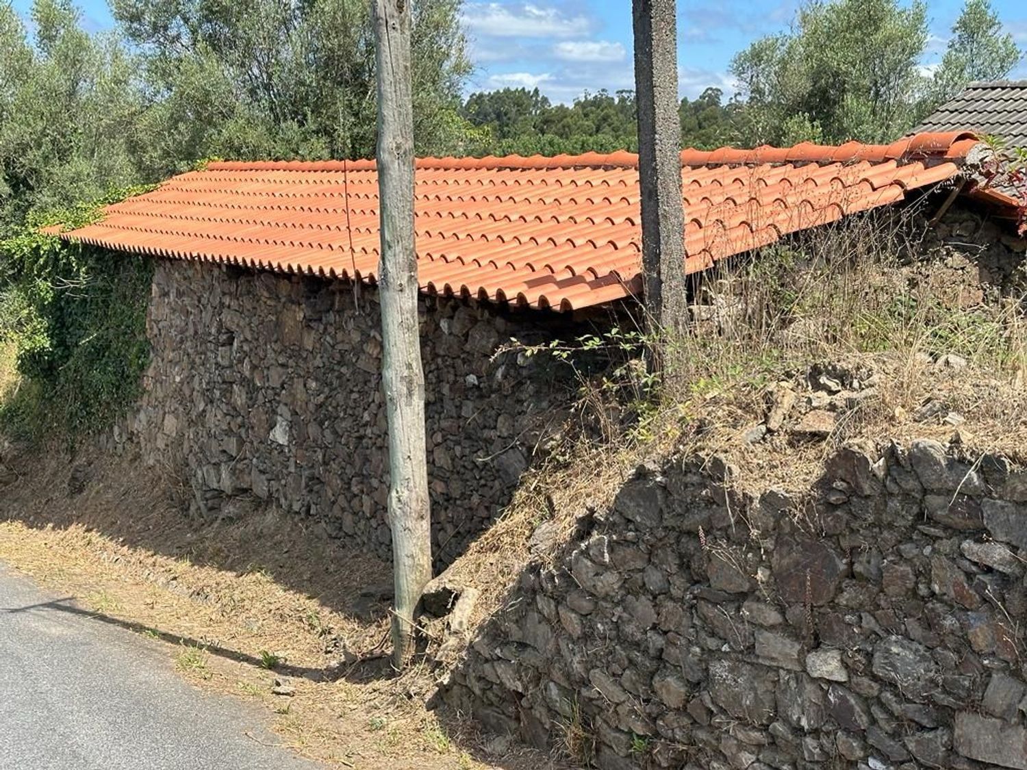 小镇楼房出售在Avenida António Feijó, 58 - 外立面