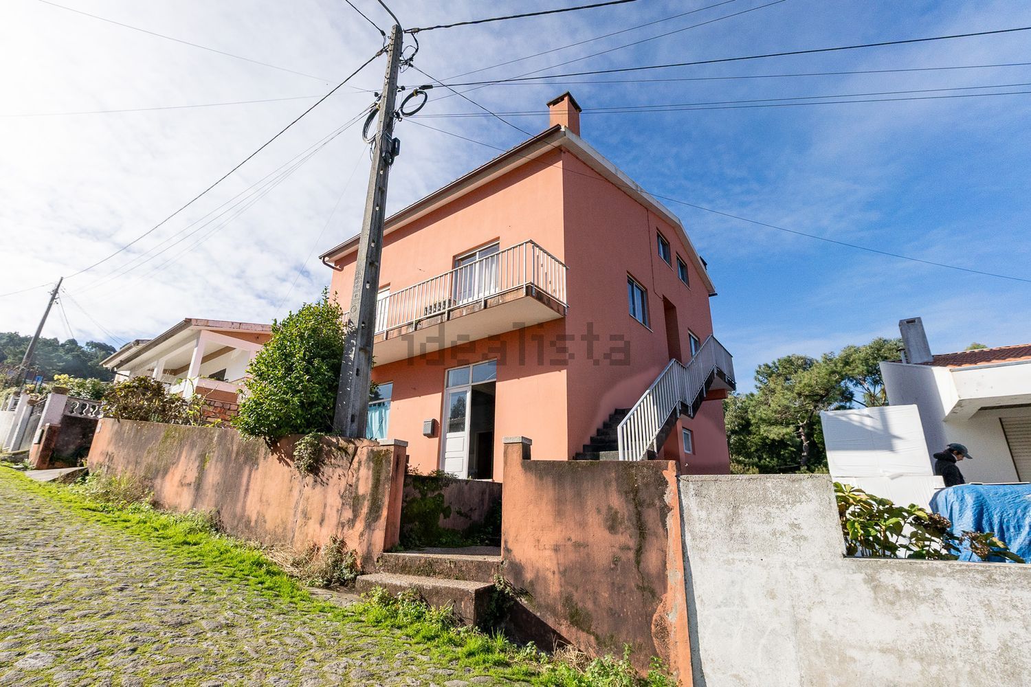 小楼房或独栋别墅出售在 R. César Alves de Oliveira - 外立面