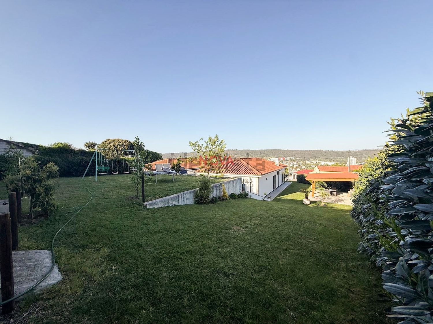 小楼房或独栋别墅出售在Travessa Sousa Viterbo, 47 - 花园