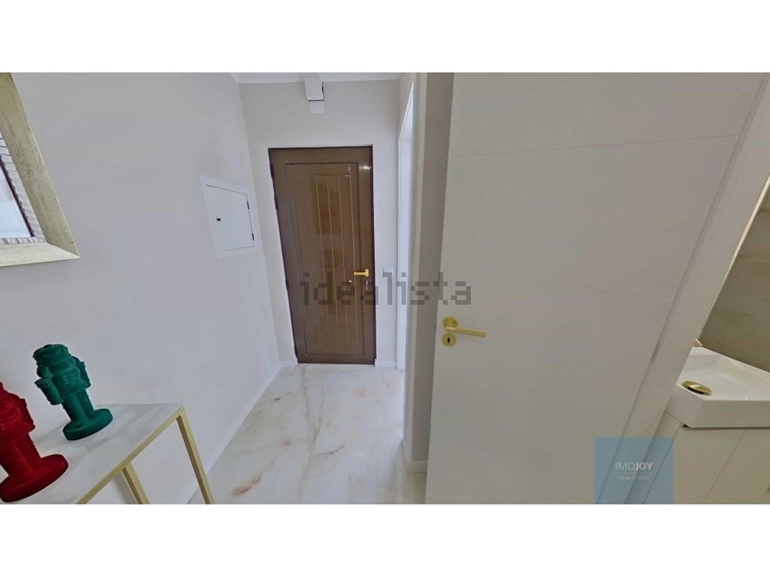 公寓 t1出售在Travessa Jorge de Sena, 39 a - 前厅