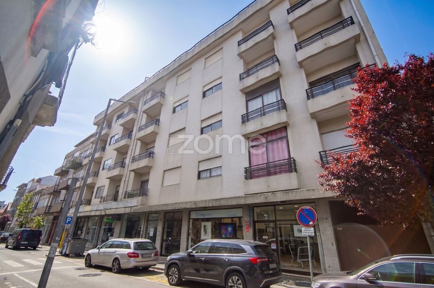 公寓 t3出售在Rua Álvaro Castelões, 506