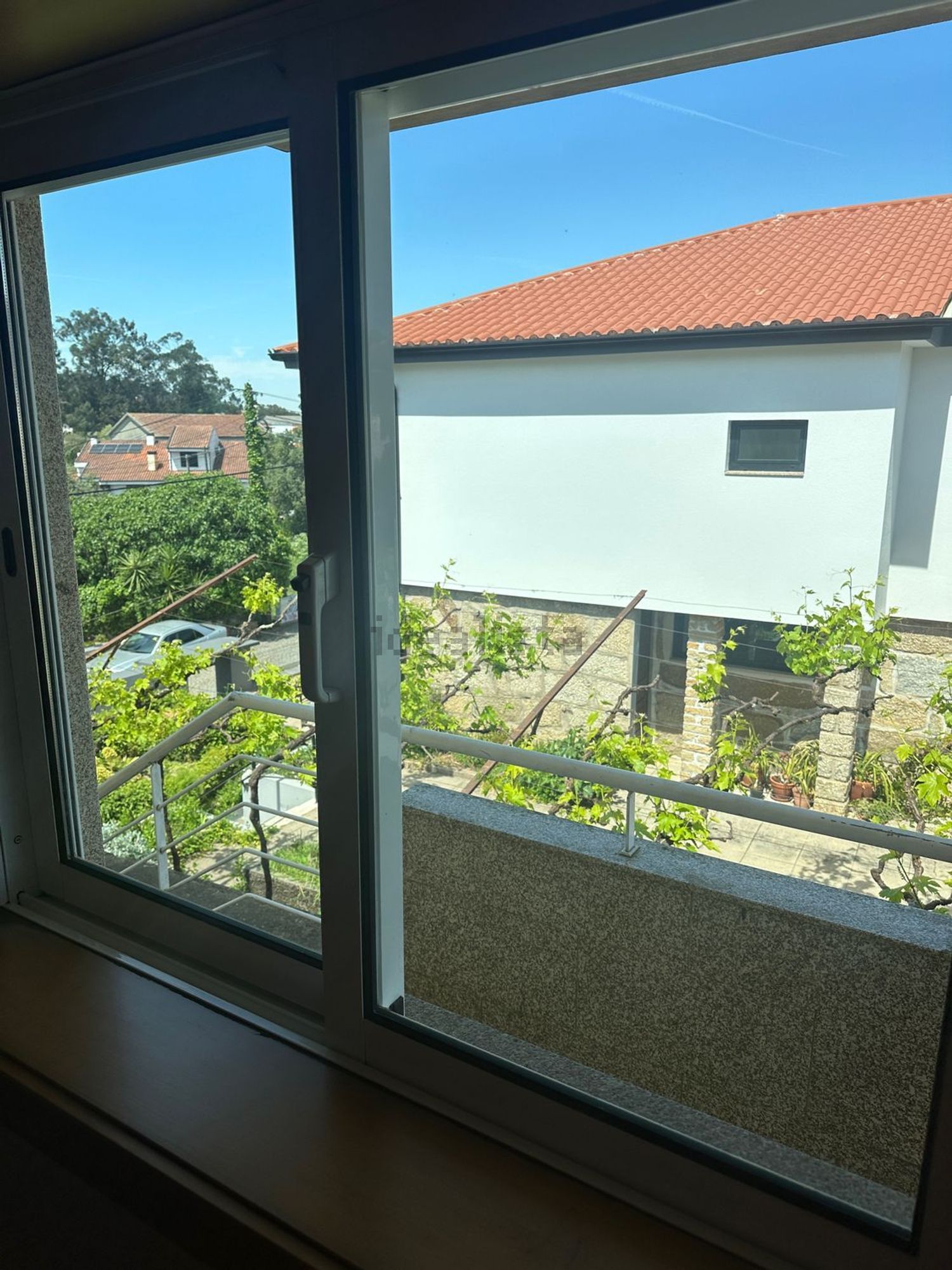 出租小楼房在Avenida Engenheiro Armando Magalhães, 144 - 阳台