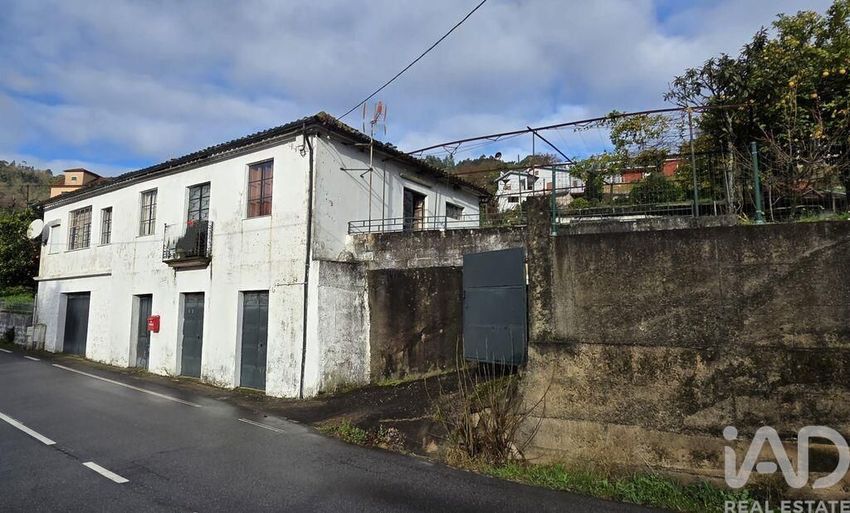 小楼房或独栋别墅出售在 Ponte da Barca