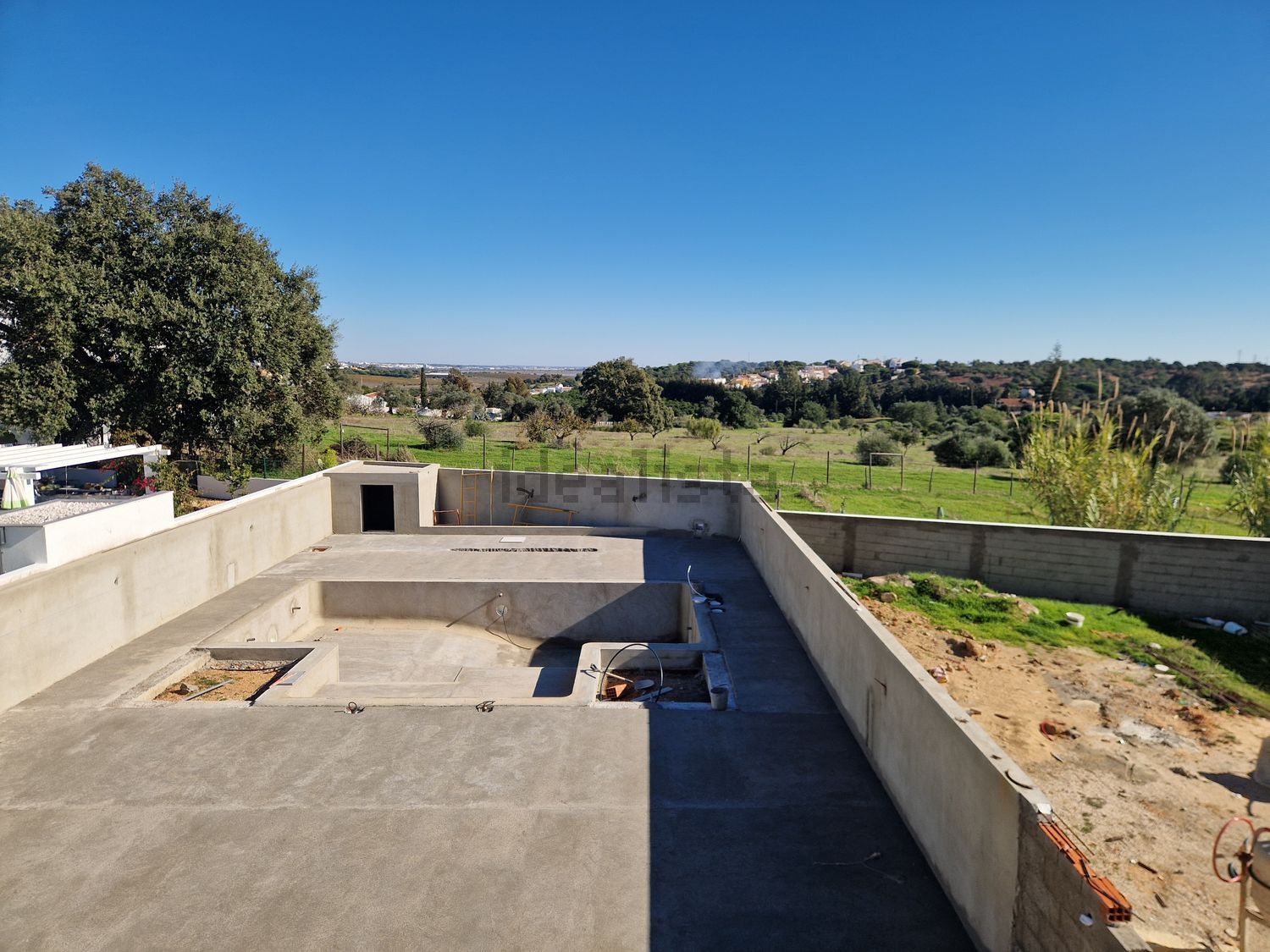 小楼房或独栋别墅出售在 Lugar Urbanização Turquesa Residence, Sítio da Fábrica, 4 - 阳台