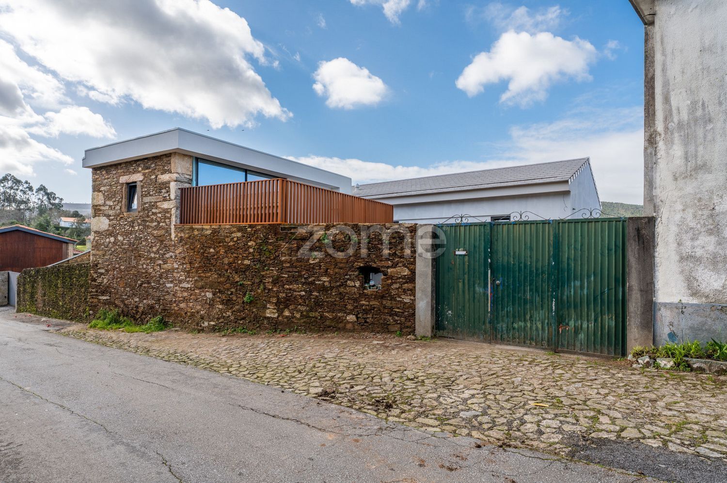 双拼别墅出售在Rua de Aldeia Nova, 766 - 外立面