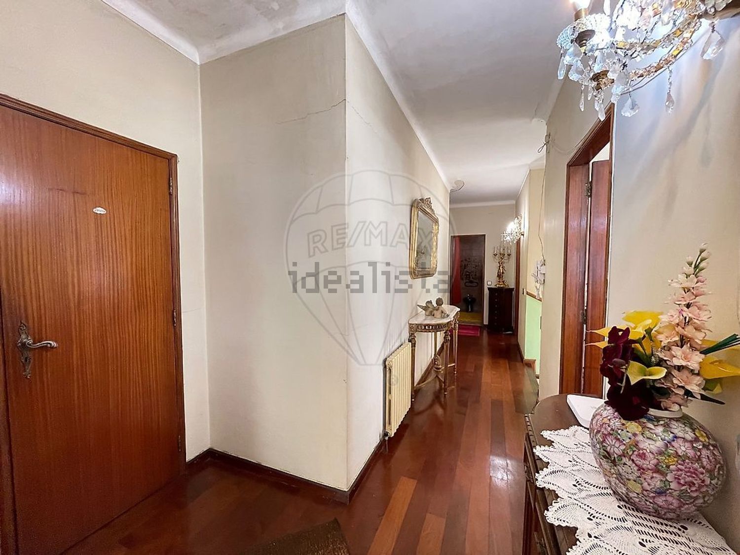 小楼房或独栋别墅出售在Rua São João - 过道