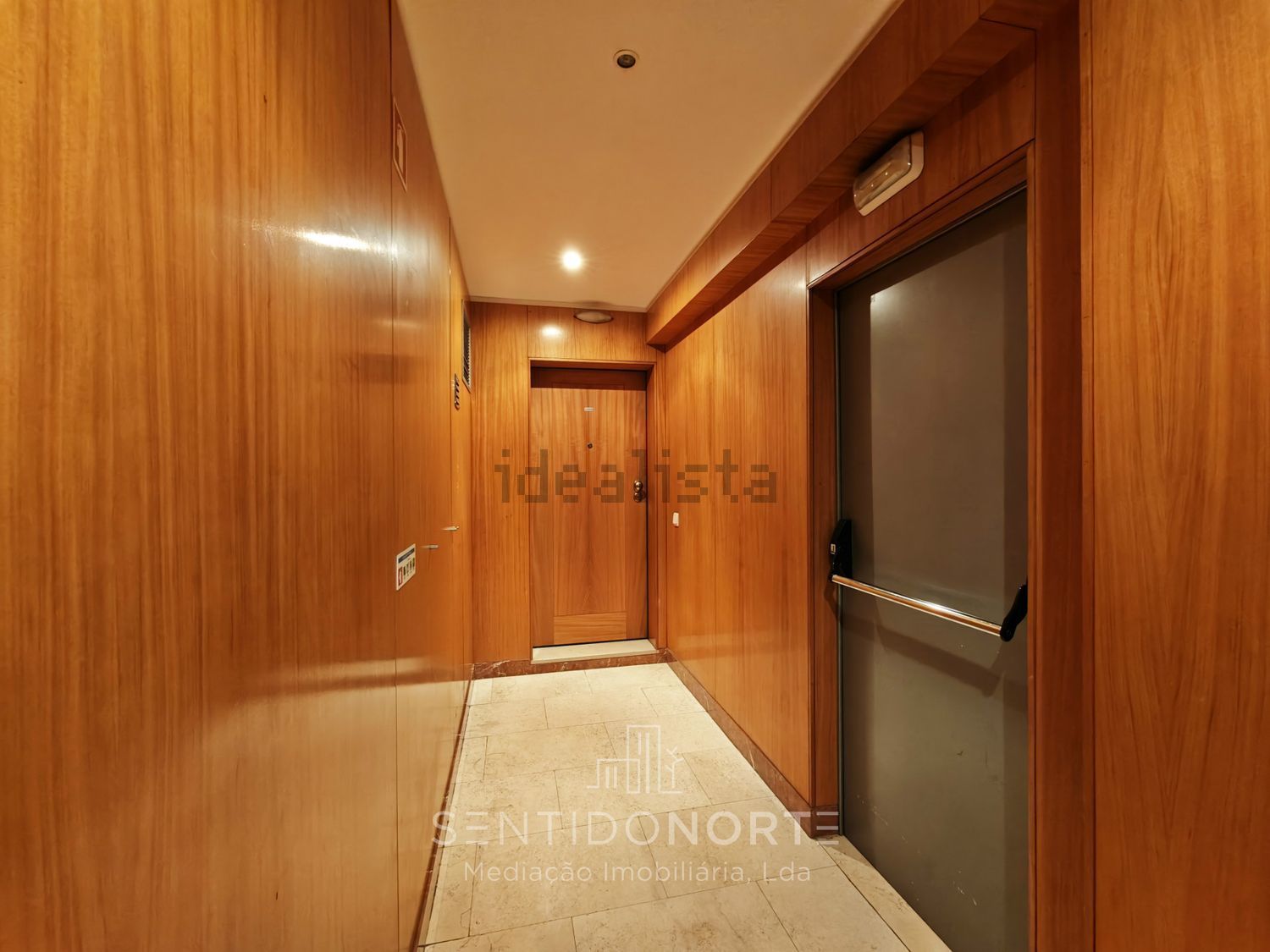 公寓 t3出售在Rua do Verdelho da Urbanização do Pinheiral, 313 - 过道