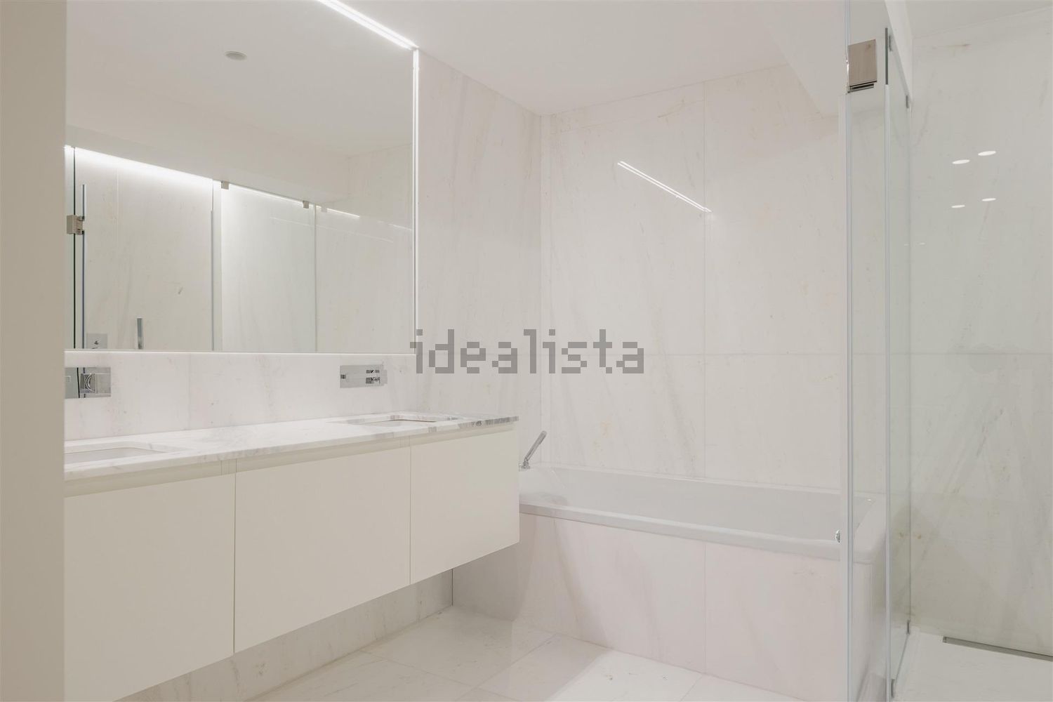 公寓 t3出售在 Bairro Azul - Parque Eduardo VII - 卫生间