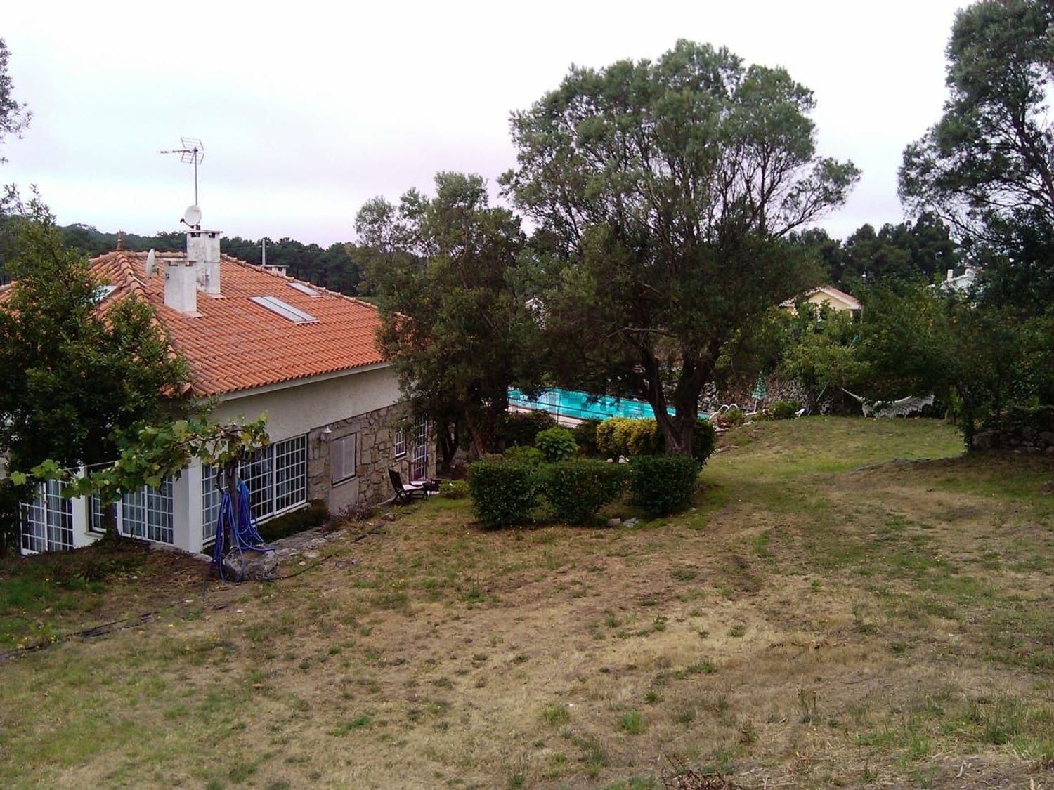 小楼房或独栋别墅出售在Avenida de Paço - 花园