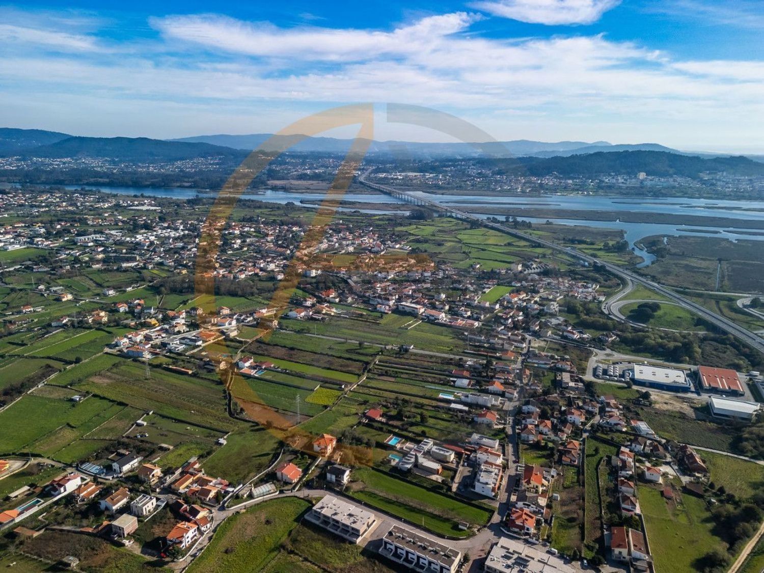 小楼房或独栋别墅出售在Rua das Barreiras, 131 - 视线