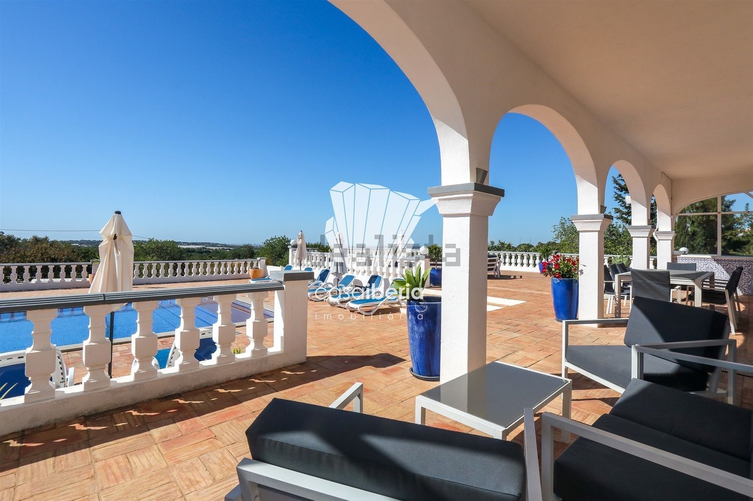 小楼房或独栋别墅出售在 Conceição e Estoi - 露台