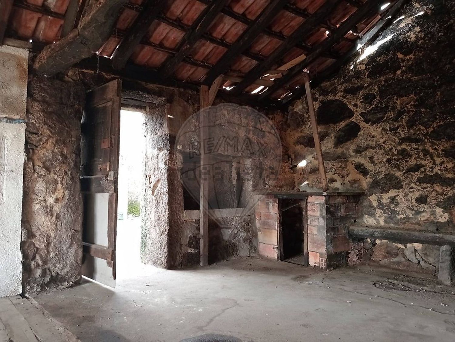 小楼房或独栋别墅出售在 Paçô - 照片