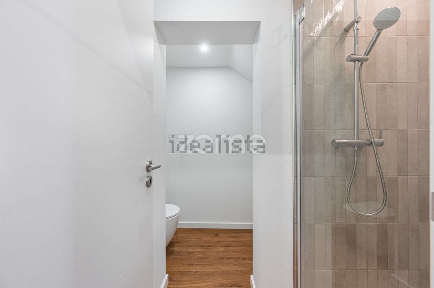 小楼房或独栋别墅出售在Largo de São Sebastião, 23 - 详情