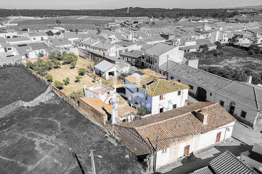 小楼房或独栋别墅出售在Travessa da Figueira, 192117
