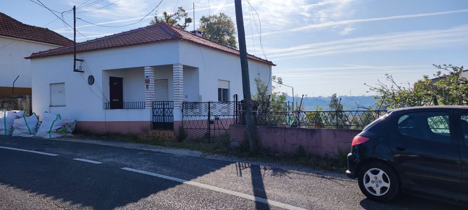 小楼房或独栋别墅出售在Rua de Santo António, 108 - 外立面