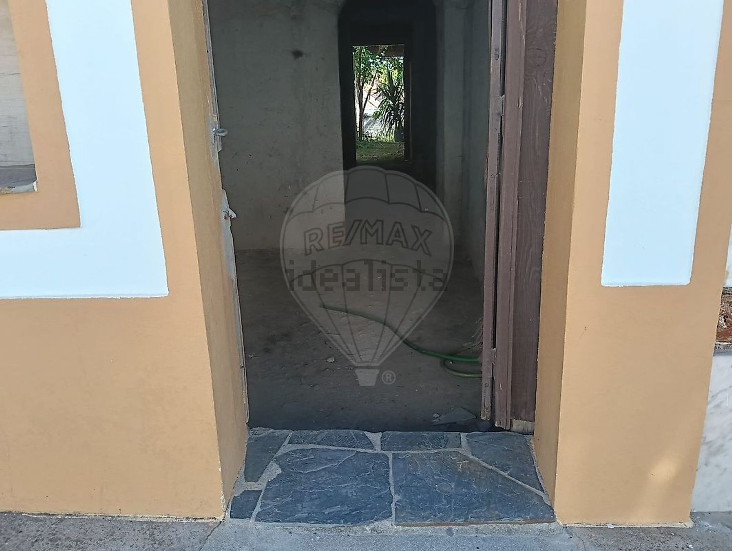 小楼房或独栋别墅出售在Rua de São José - 过道