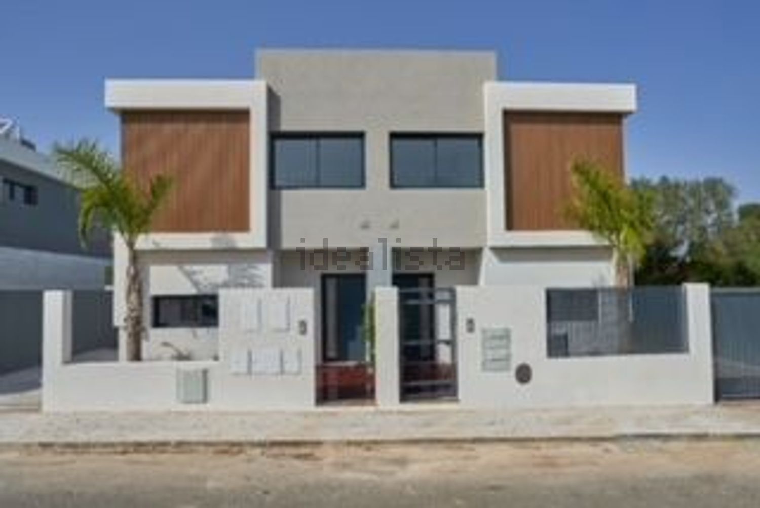 双拼别墅出售在Rua Sítio das Neves, 386 - 外立面