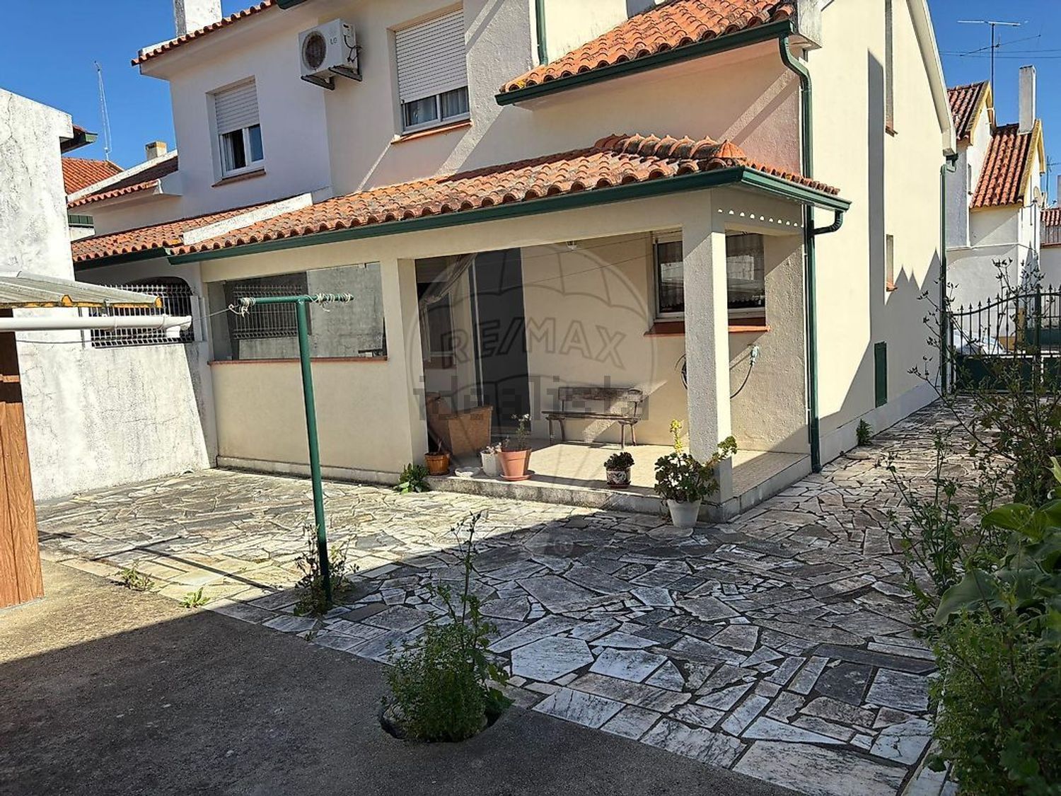小楼房或独栋别墅出售在Avenida Municipio Ribeira Grande - 外立面