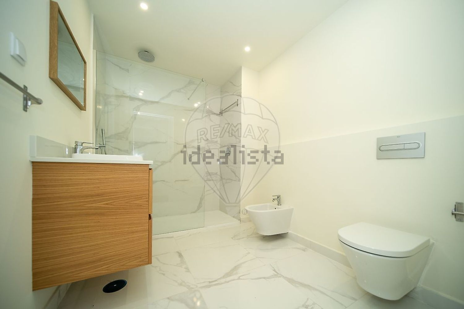 公寓 t1出售在Rua Nossa Senhora do Amparo, 8500 -610 - 卫生间