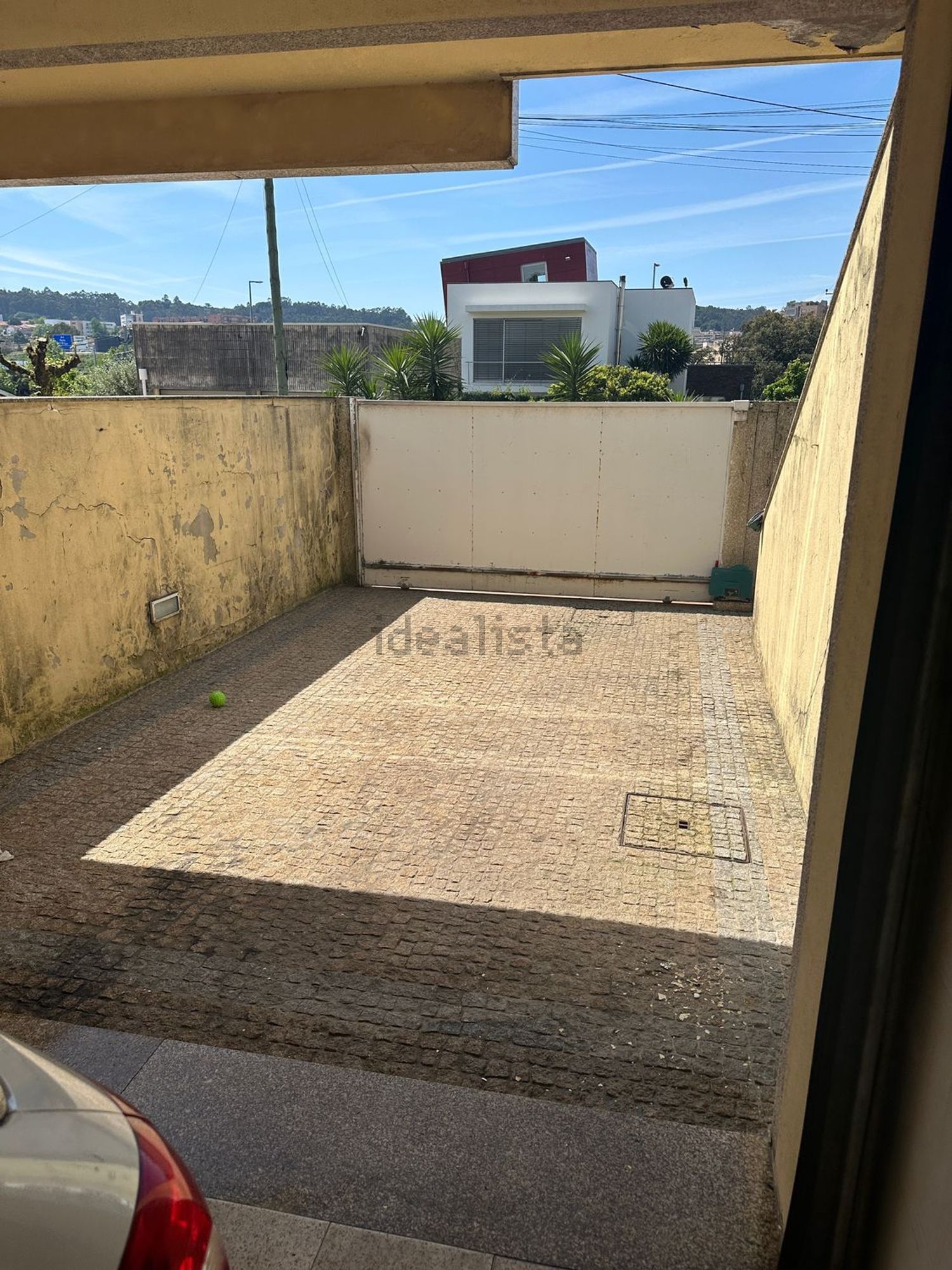 出租小楼房在Avenida Engenheiro Armando Magalhães, 144 - 阳台