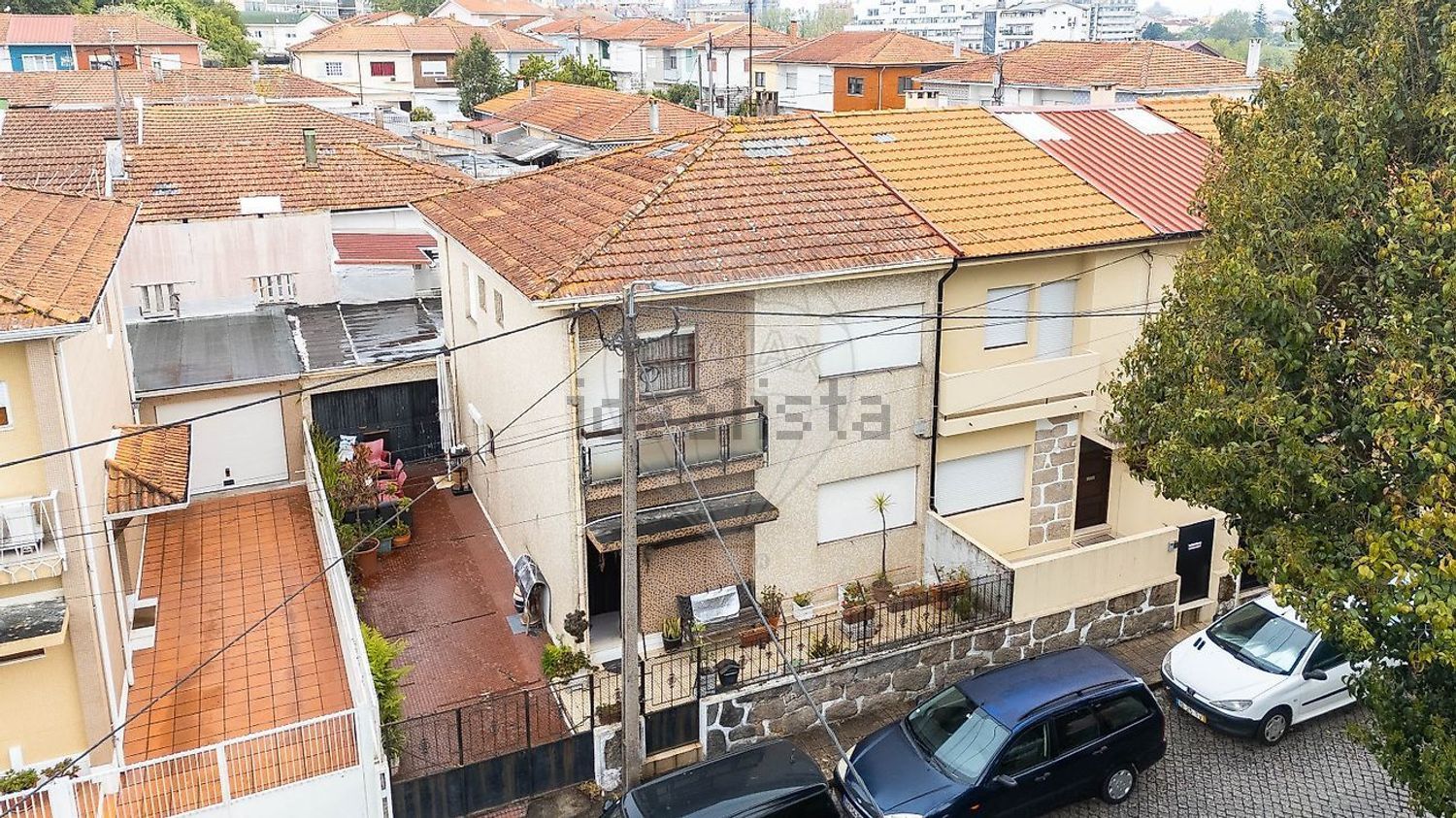 小楼房或独栋别墅出售在Avenida Manuel Pereira Lopes - 阳台