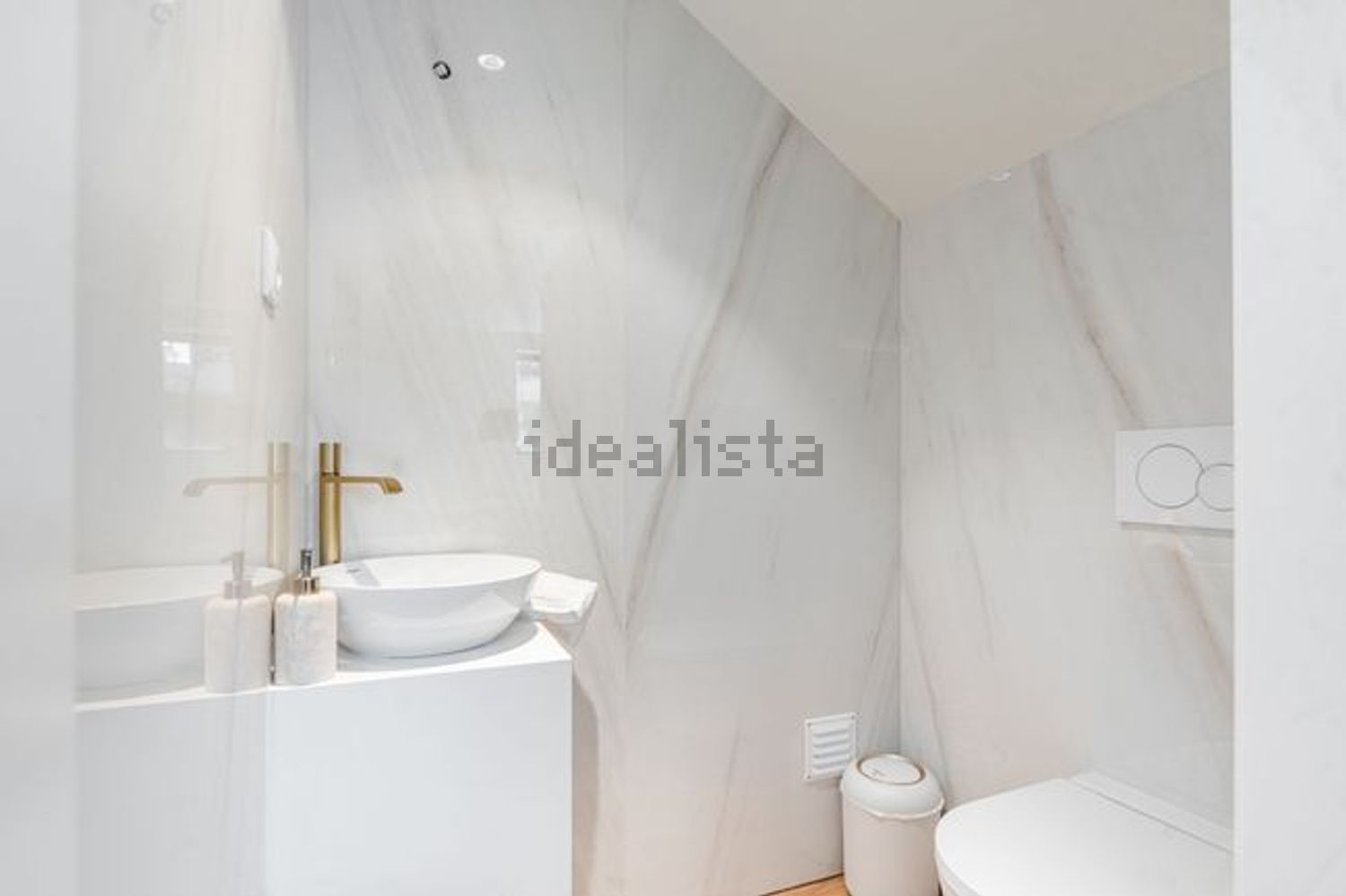 小楼房或独栋别墅出售在Rua da Areia s/n - 卫生间