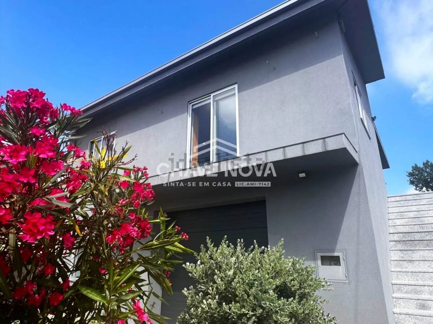小楼房或独栋别墅出售在Rua Central de São Lourenço - 外立面