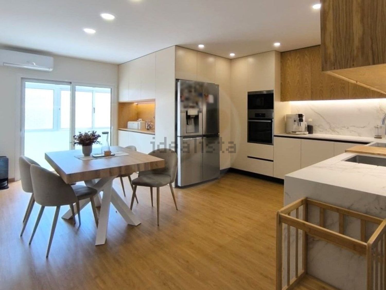 公寓 t2出售在Avenida Infante Dom Henrique, 1234 - 客厅