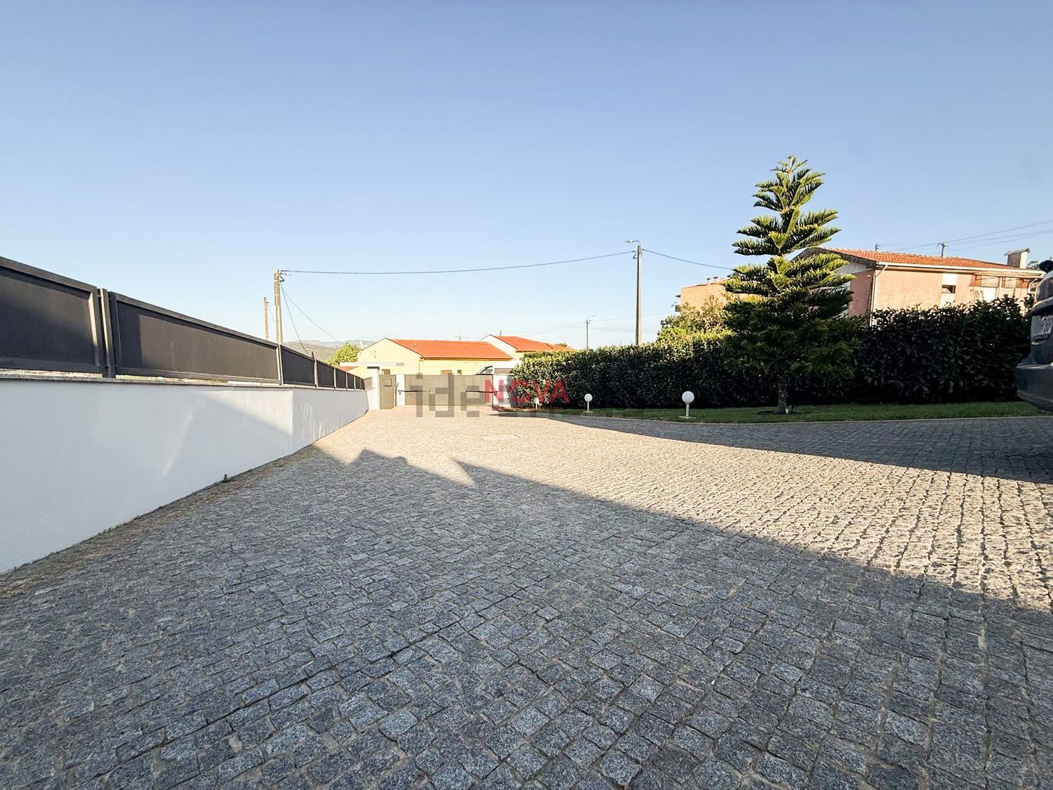 小楼房或独栋别墅出售在Travessa Sousa Viterbo, 47 - 外立面