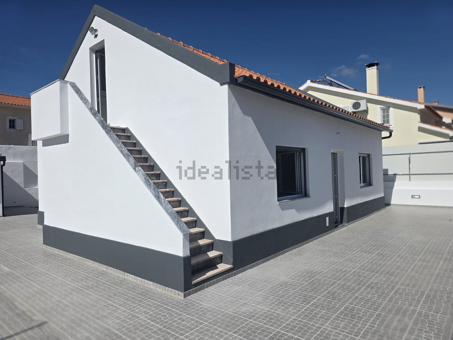 小楼房或独栋别墅出售在 Centro da Quinta do Conde - 外立面