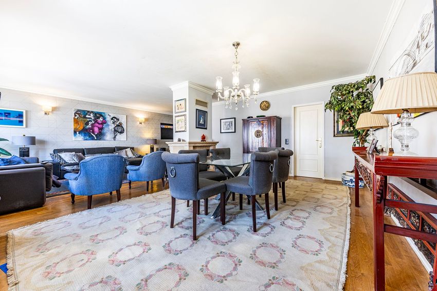 双拼别墅出售在Avenida de Sintra, 1300