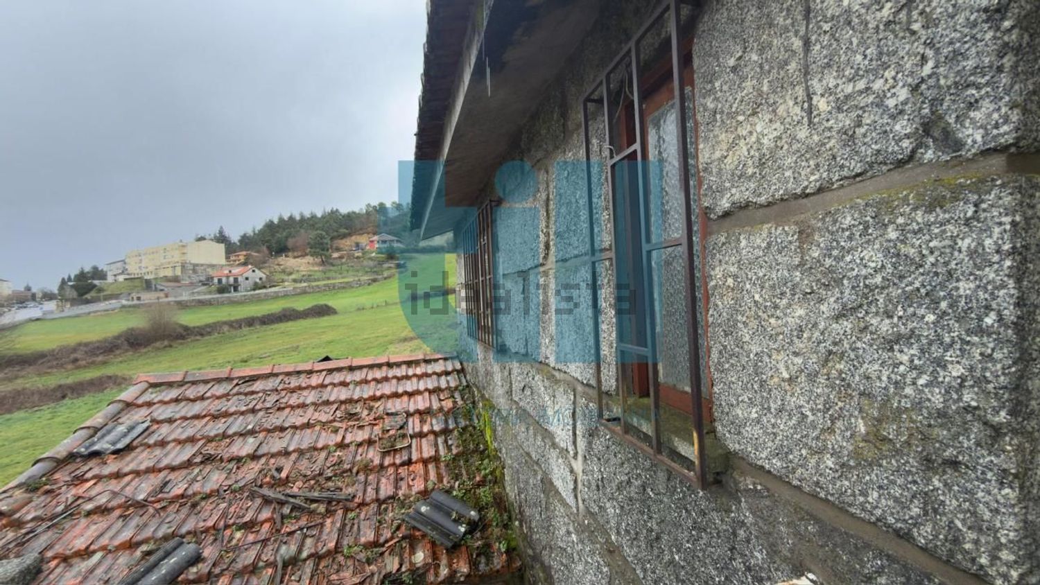 小楼房或独栋别墅出售在 Vila Pouca de Aguiar - 外立面