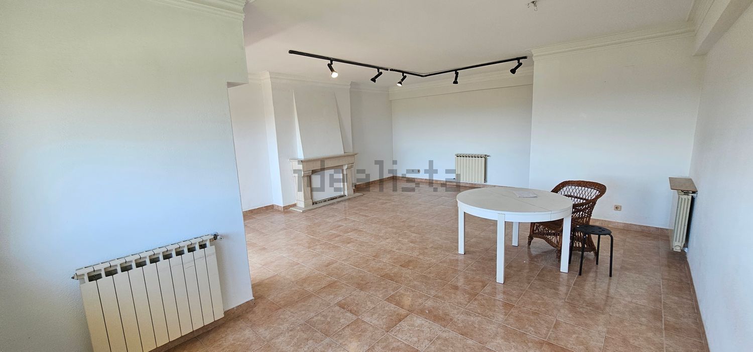 出租顶层公寓在Estrada Alagoa, 257 - 餐厅
