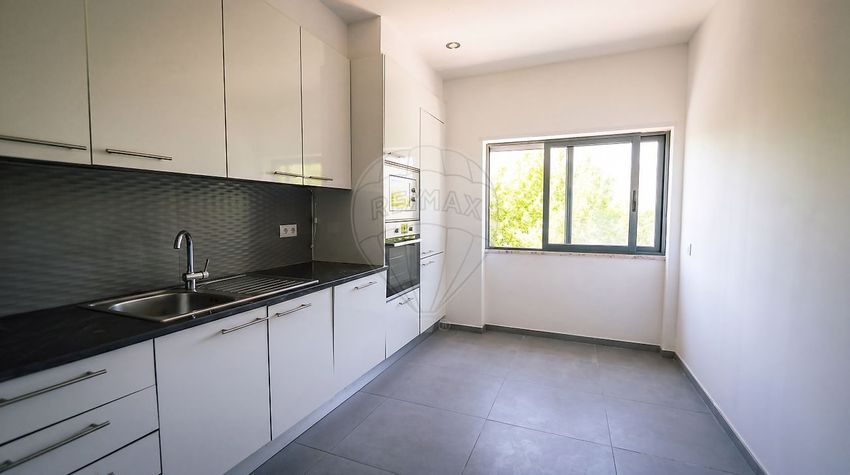 公寓 t2出售在Travessa Rafael de Oliveira