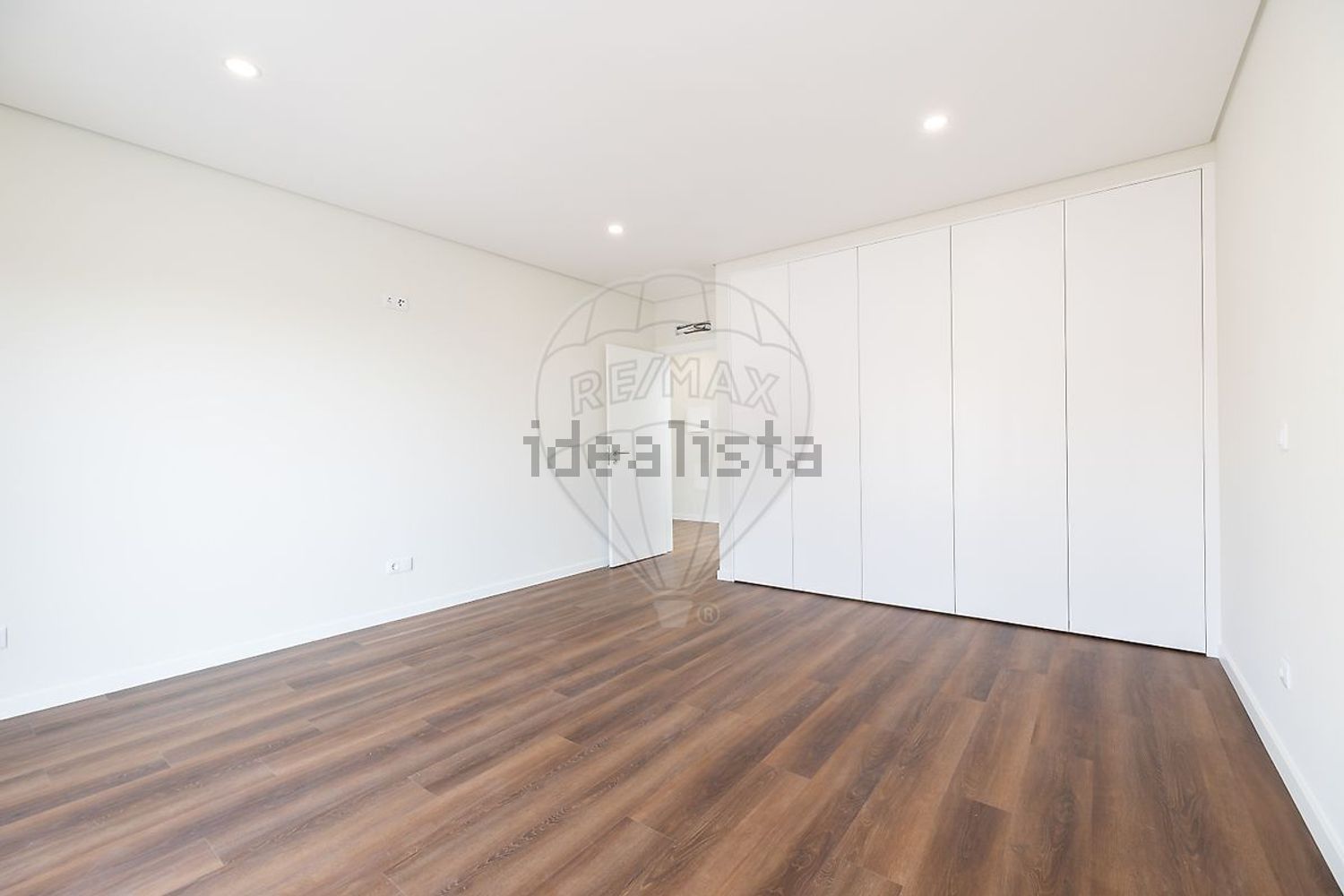 小楼房或独栋别墅出售在Rua Almeida Garrett - 居住