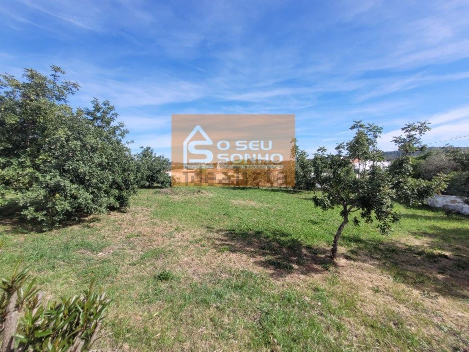 小楼房或独栋别墅出售在 Campina - Mesquita - 花园