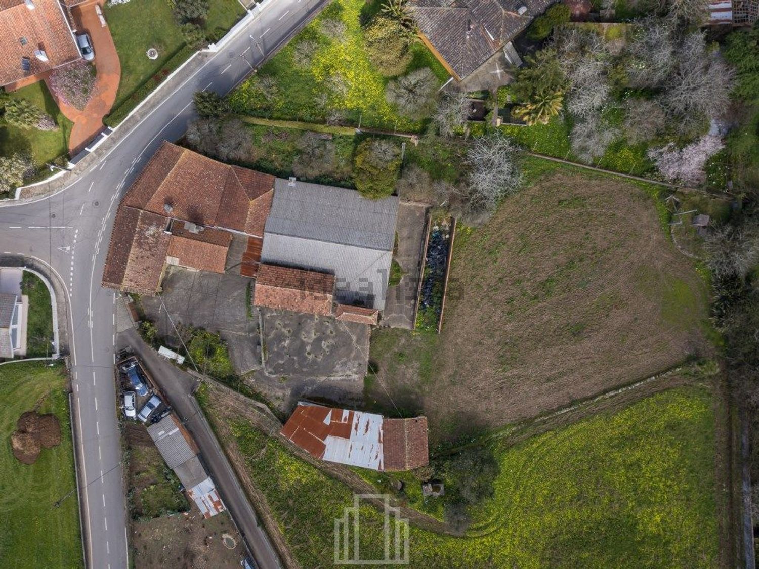 小楼房或独栋别墅出售在 São Miguel de Souto - 照片