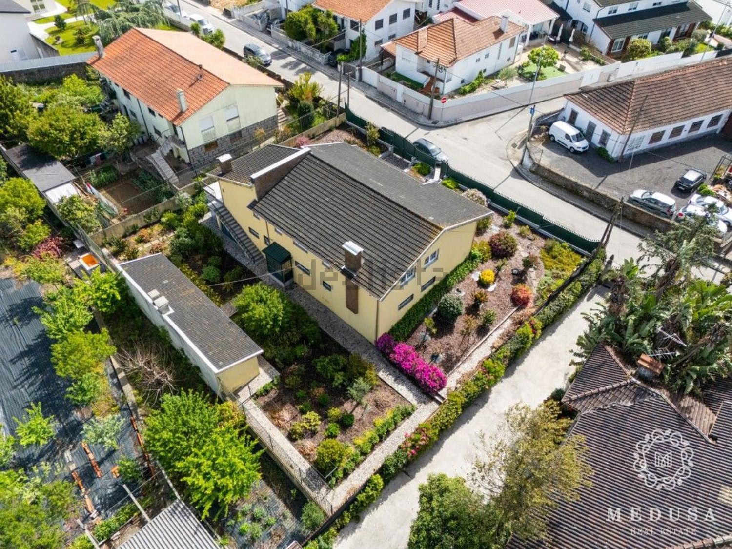 小楼房或独栋别墅出售在 Cidade de Santa Maria da Feira - 照片