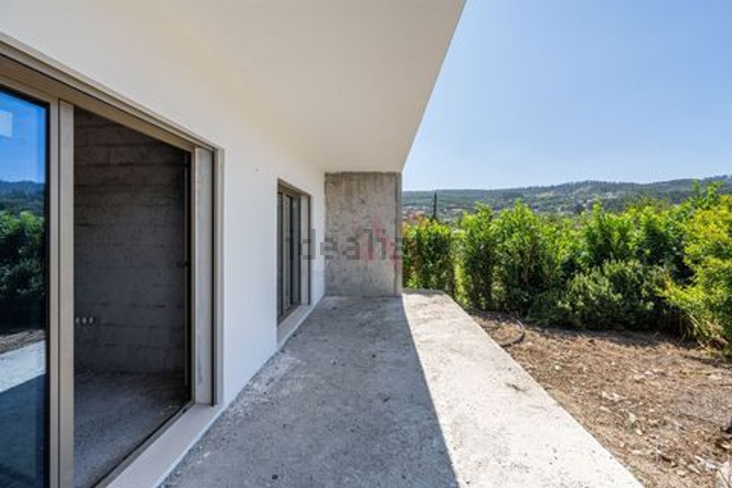 小楼房或独栋别墅出售在 Vila Nova do Campo - 外立面