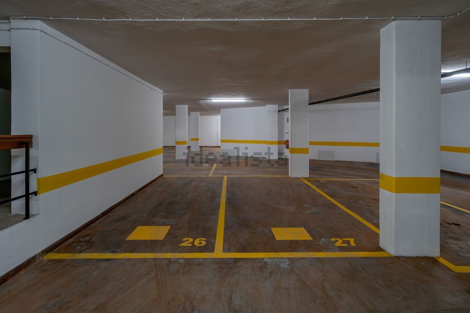出租公寓 t2在Avenida 5 de Outubro - 停车位