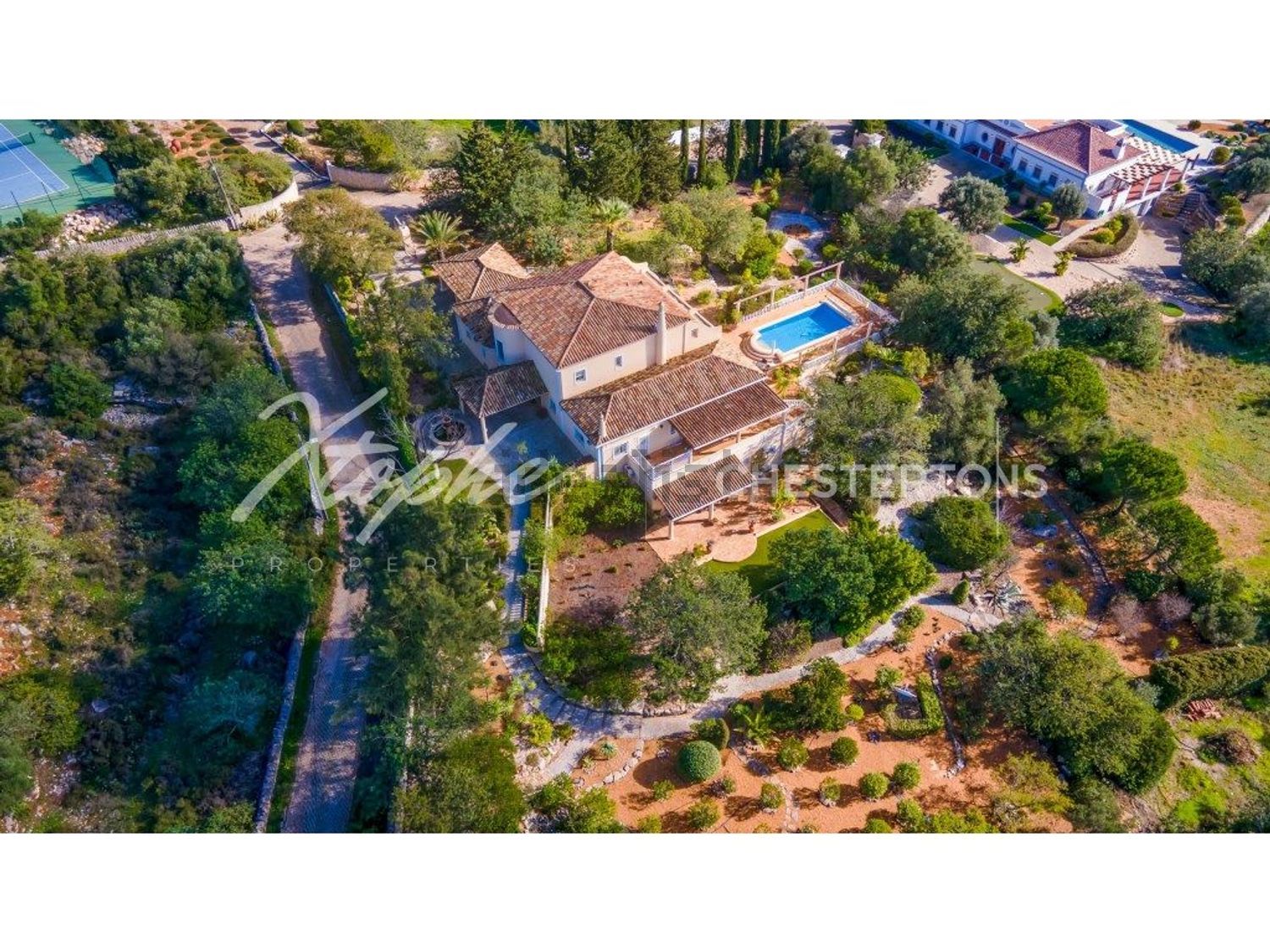 小楼房或独栋别墅出售在Rua Dos Pinheiros - 视线