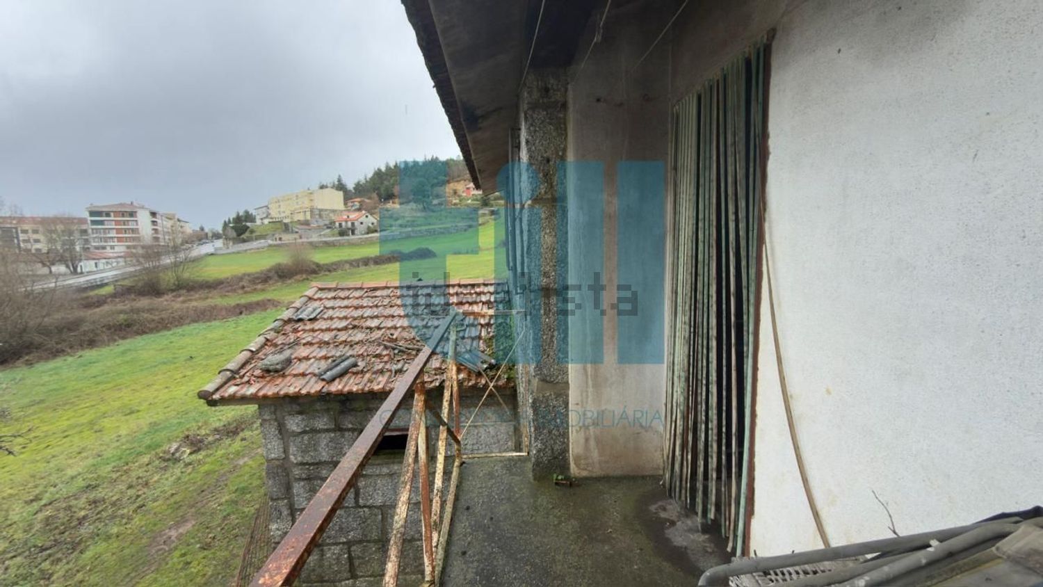 小楼房或独栋别墅出售在 Vila Pouca de Aguiar - 阳台