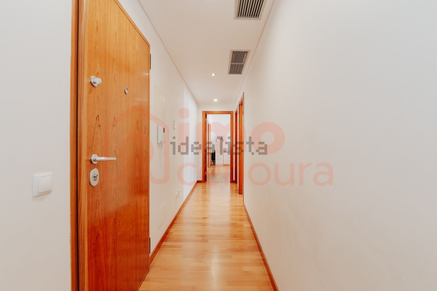 公寓 t3出售在Rua Engenheiro Adão Manuel Ramos Barata, 5 - 过道