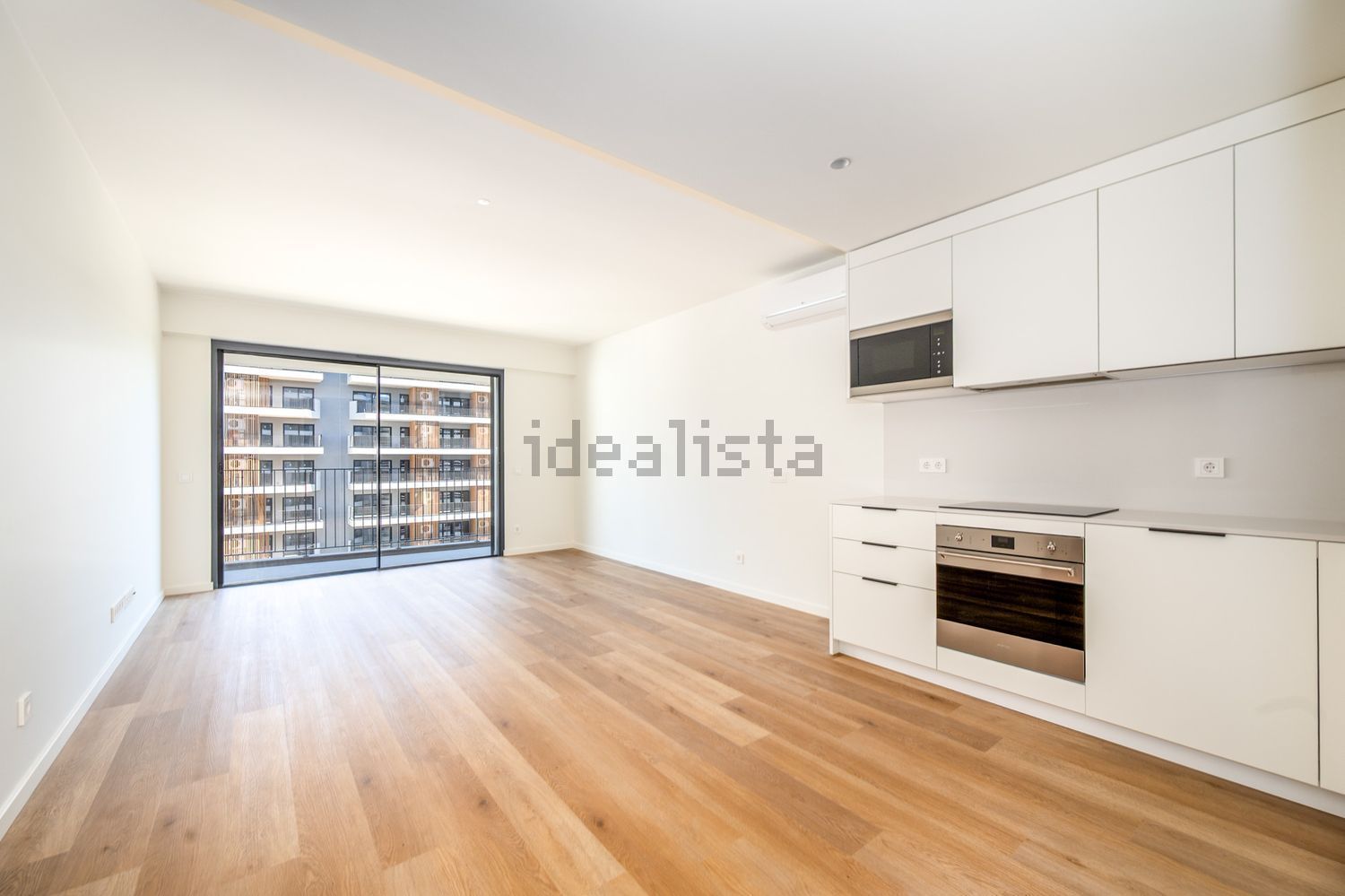 出租公寓 t2在Alameda Engenheiro José Mattos e Silva, 14 - 客厅